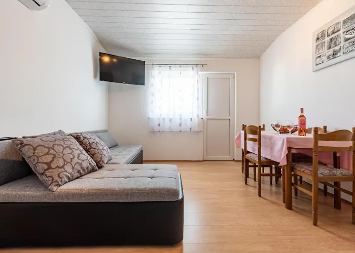 2 Bedroom In Pag