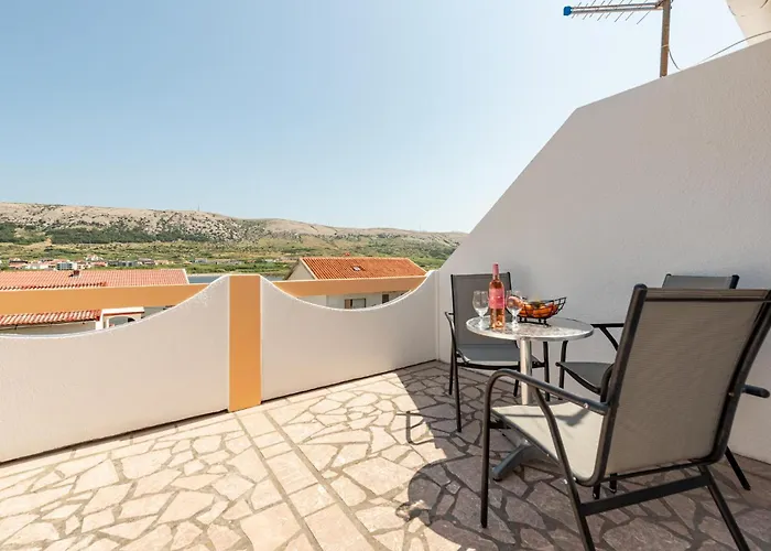 2 Bedroom In Pag