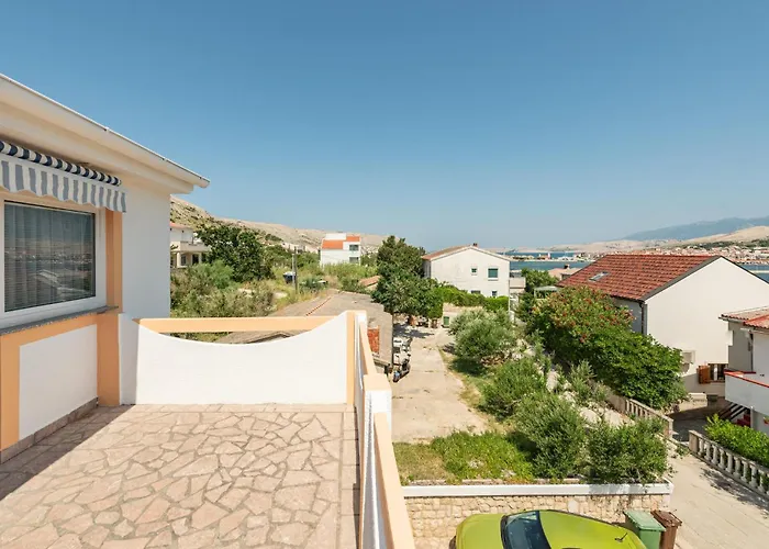 2 Bedroom In Pag