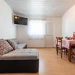 2 Bedroom In Pag