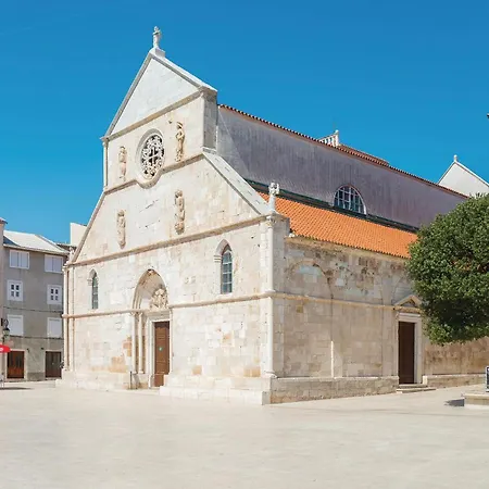 Apartment 2 Bedroom In Pag Pag Town